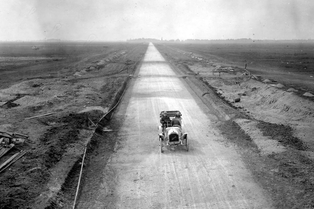 Long Island Motor Parkway Under Construction, 1908