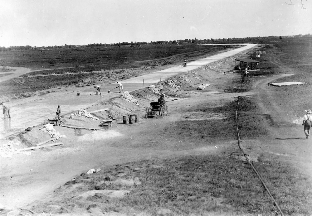 Long Island Motor Parkway Under Construction, 1908 (1)