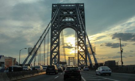Когда мост в Нью-Йорке зарабатывает денег больше, чем крупный город в России