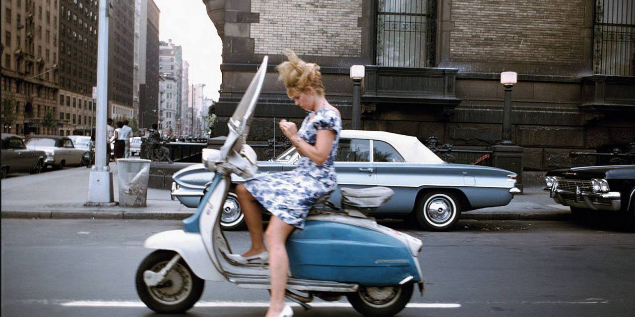 Девушка на мотороллере на перекрестке Централ-Парк-Вест и 72-ой улицы, 1965 год